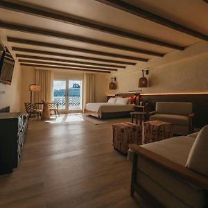 Executive Suite King Bed Adults Only